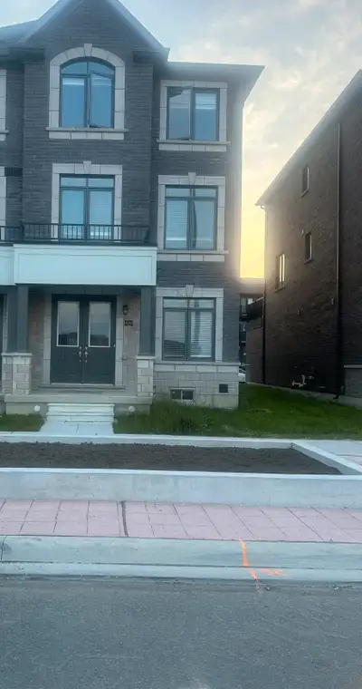 house for rent Mayfield and McLaughlin Brampton caledon