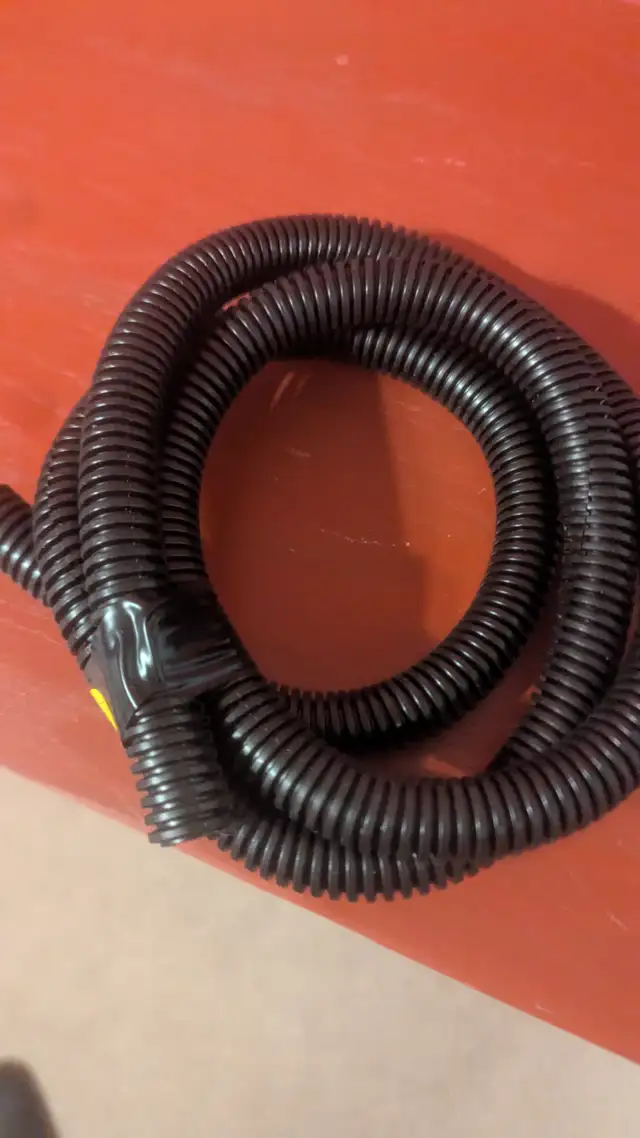 5/8" Split Loom, 4' in Cables & Connectors in Hamilton - Image 2