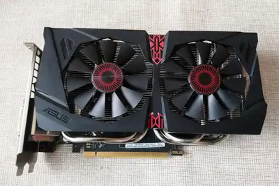 Selling Asus GeForce STRIX GTX960 4GB Overclocked Nvidia GPU SLI ideo game card with 6-pin connector...