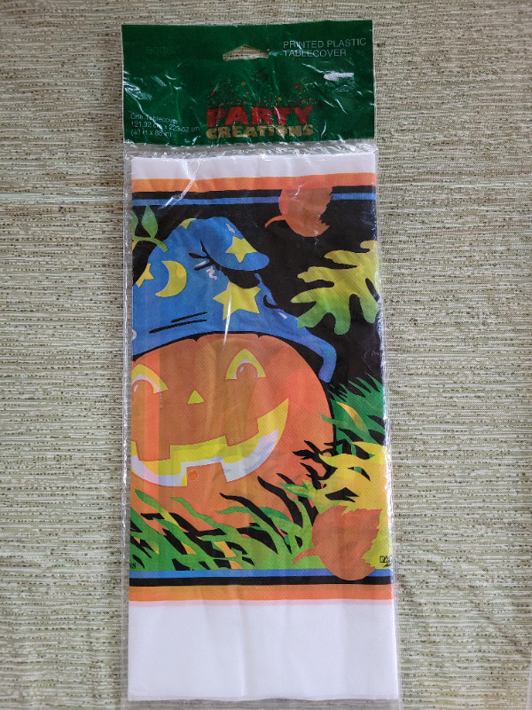 Halloween Tablecloths (EACH) in Other in Markham / York Region - Image 2