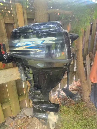 Approx 60 hours. Been sitting for 6 years...needs tune-up $1500 firm Bob. 613 373 0035