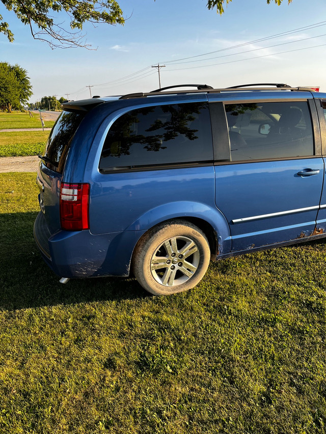 2008 Dodge Caravan in Cars & Trucks in Windsor Region - Image 3