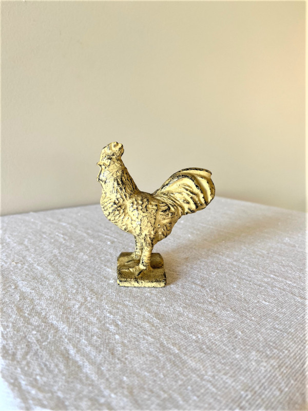 CAST IRON METAL ROOSTER STATUE PAINTED VINTAGE in Arts & Collectibles in Edmonton