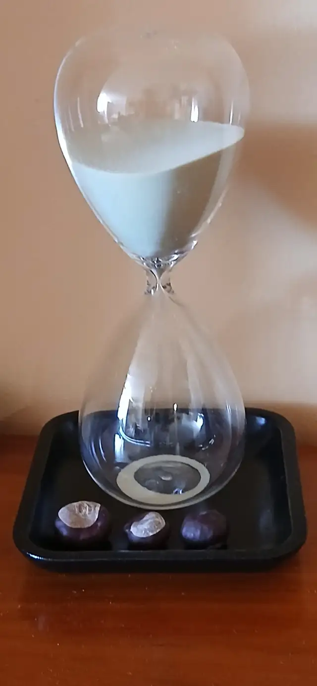 Sand Clock Timer with Solid Wood Base (NEW!) in Home Décor & Accents in Mississauga / Peel Region - Image 2