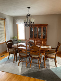 Dining Room set Table & Chairs. Buffet & Hutch