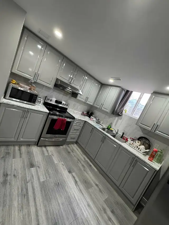 1 private room for Rent in Room Rentals & Roommates in Mississauga / Peel Region - Image 8