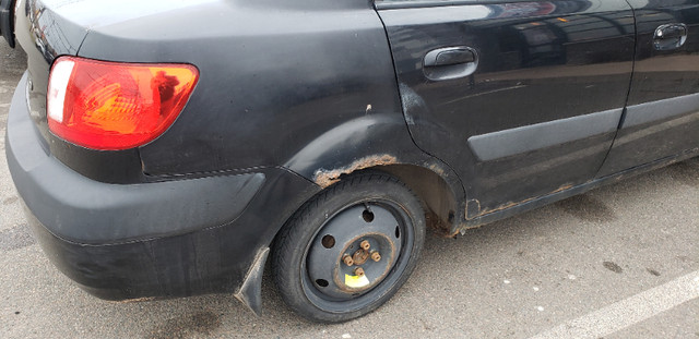 2006 Kia Rio for parts or repair in Auto Body Parts in Charlottetown - Image 3