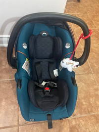 Car seat with its base 