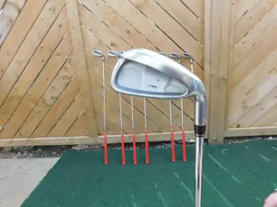RIGHT-HAND TAYLORMADE RAC IRON SET, View more