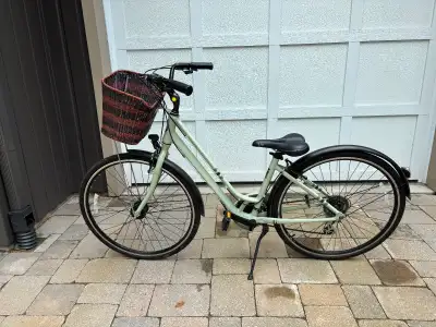 Liv Flourish Comfort Bike – Excellent Condition, View more