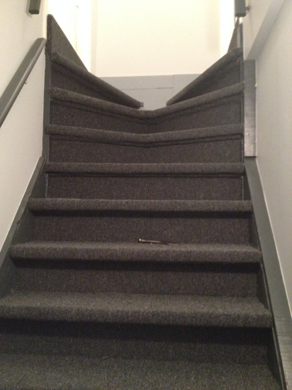 Pose tapis,tuiles,prélart spécialité escalier dans Revêtement de sol  à Ville de Québec - Image 4