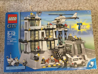 LEGO CITY 7237 Police Station complete