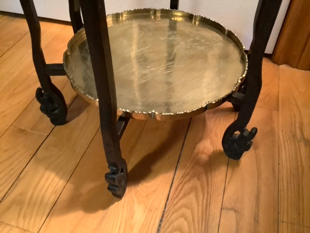 Vtg Chinese Two Tiered Brass & Wood Folding Side Table/Server in Arts & Collectibles in Belleville - Image 3