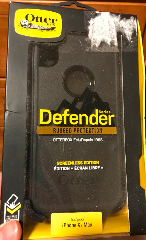 Iphone XS max phone case (Otterbox) in Cell Phone Accessories in Dartmouth