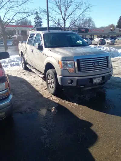 Ford F-150 XLT, View more