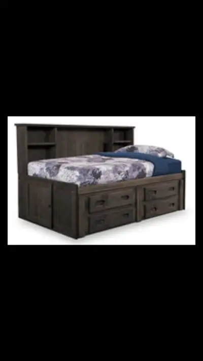 Lit simple en bois, View more