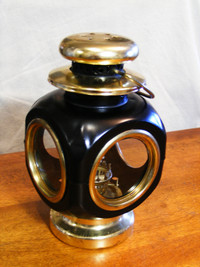 Vintage Black Carriage Style Oil Lamp