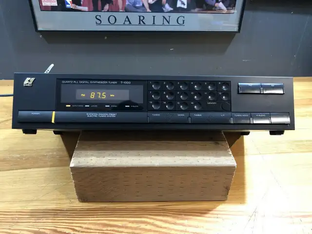 Sansui T-1000 Quartz PLL Digital Synthesizer Tuner in General Electronics in City of Toronto - Image 3