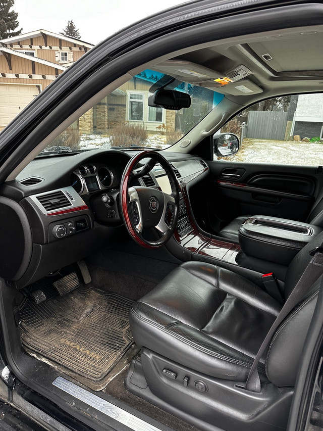 2014 Escalade platinum  in Cars & Trucks in Edmonton - Image 3