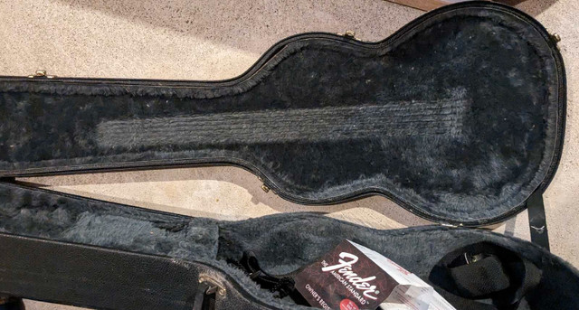 Protect your music maker!  Fender electric guitar case. in Guitars in Mississauga / Peel Region