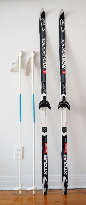 Ski de fond Rossignol 158cm et bâtons 120cm cross country ski dans Ski  à Ville de Montréal