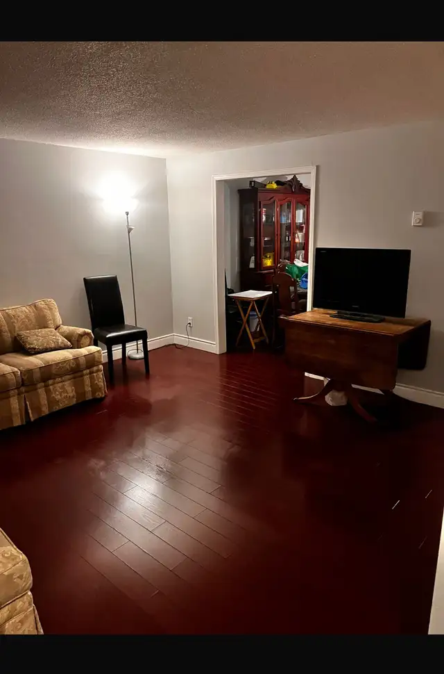 Shared room available near Conestoga College, Cambridge