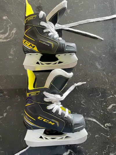 CCM size 9 skate