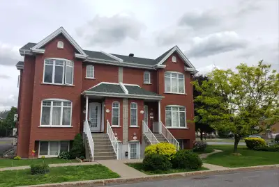 Magnifique condo 4 1/2 à louer / Beautiful 4 1/2 Condo for rent