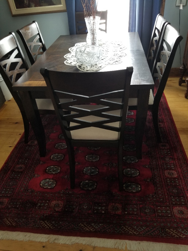 Dinning set in Dining Tables & Sets in Fredericton