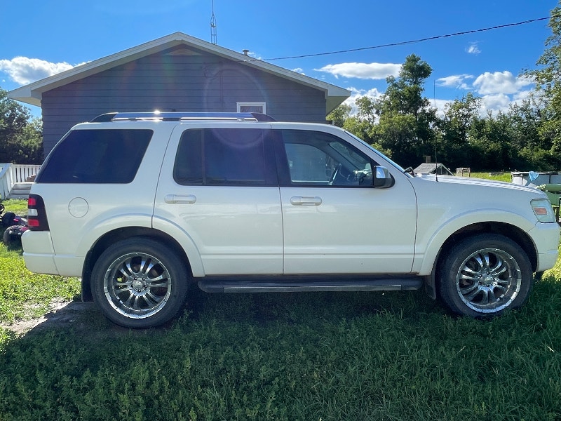 2009 Ford Explorer Cars & Trucks Prince Albert Kijiji