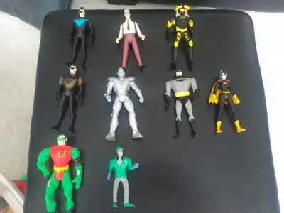 5 left from photo 2 robin, 2 batman, one riddler