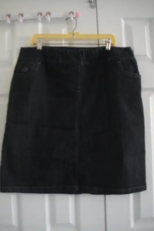 plus size 18 New Contrast Jean Skirt boxy fit women in Women's - Bottoms in Markham / York Region - Image 2