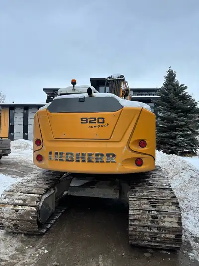 2021 Liebherr 920 zero radious, prolink thumb, lieca 2D system, auto grease. Good condition, few cos...