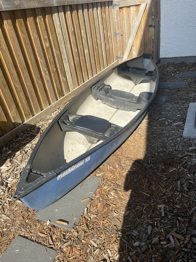 Mackinaw SS 15.6ft Canoe with trolling motor Canoes, Kayaks & Paddles