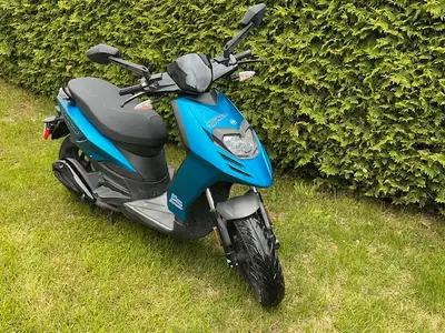 Scooter PIAGGIO t yphoon en bon état, bas kilométrage