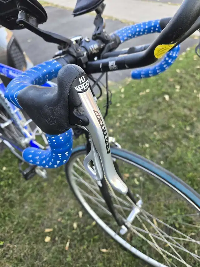 Cramerotti Mendola road bike  in Road in Barrie - Image 3