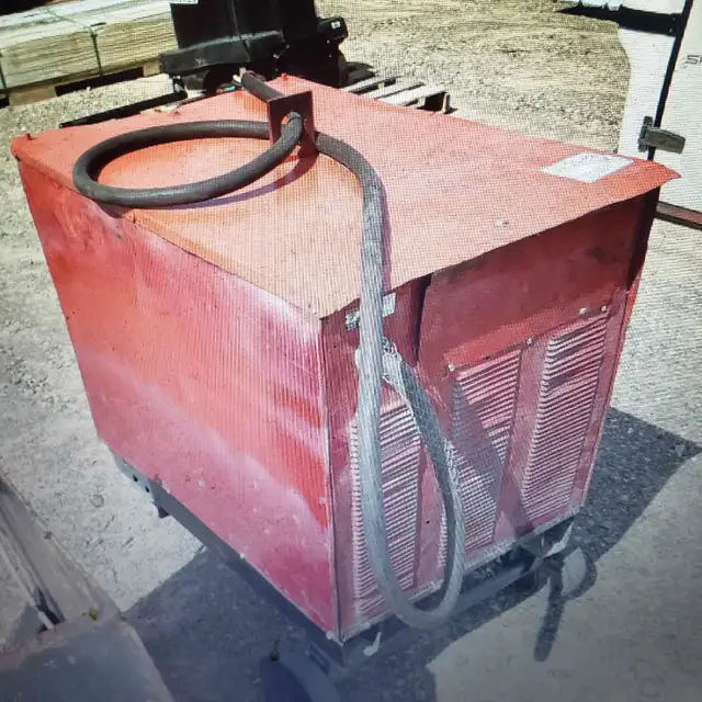 Welder. Lincoln idealarc R3R-500 electric welder in Power Tools in City of Toronto - Image 3