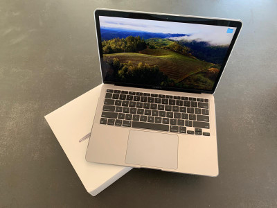 MacBook Air M1 8-Core CPU & 7-Core GPU 13" 256GB 2021