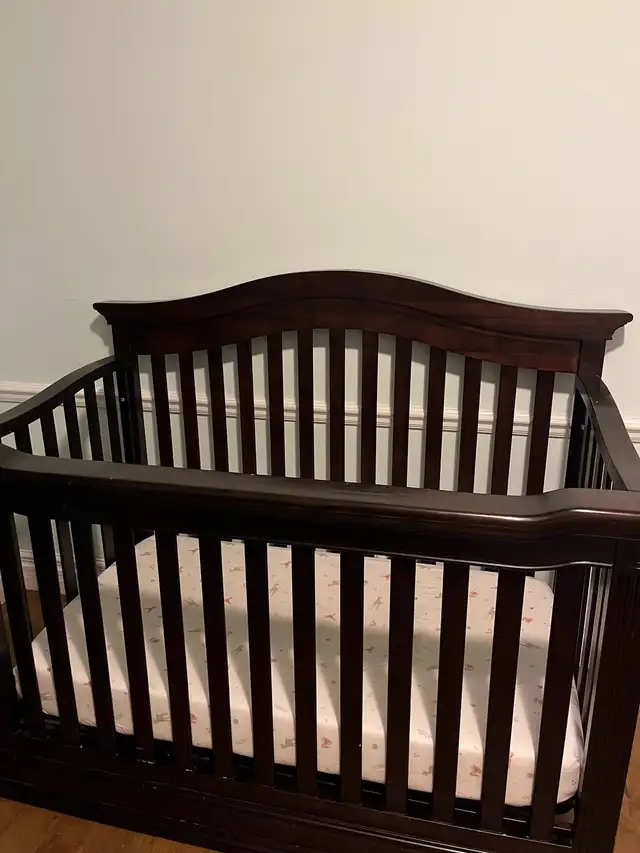 Baby Cache Montana 4 in 1 Crib in Cribs in Cape Breton - Image 4