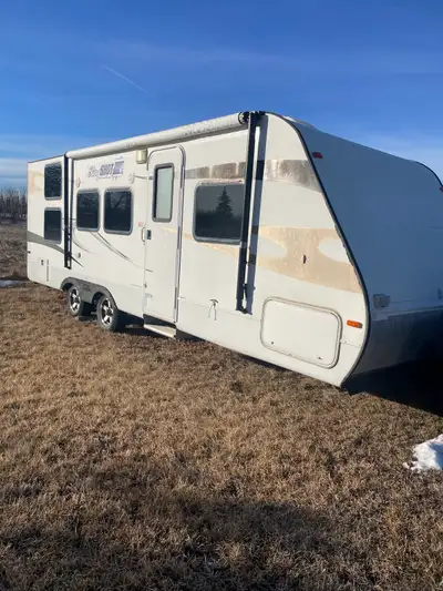 27ft RV for sale in good condition, no longer need it. Just got winterized service done recently. Br...