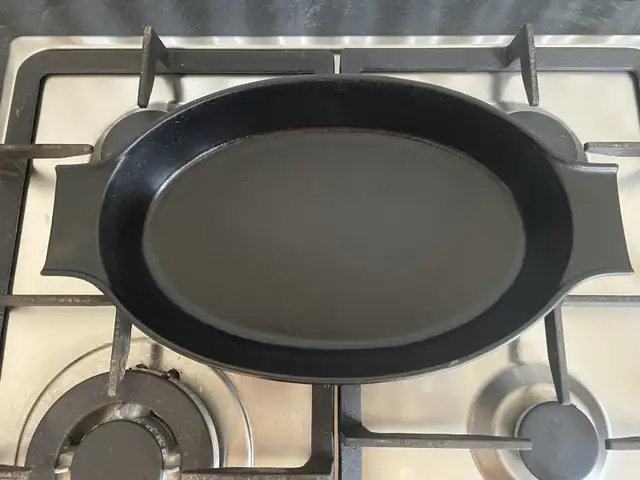 Copco raw cast 6”X9” oval roasting pan in Kitchen & Dining Wares in Oakville / Halton Region - Image 4