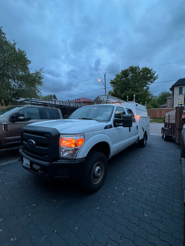 2013 Ford F250 XL 4X4 Gas in Cars & Trucks in City of Toronto