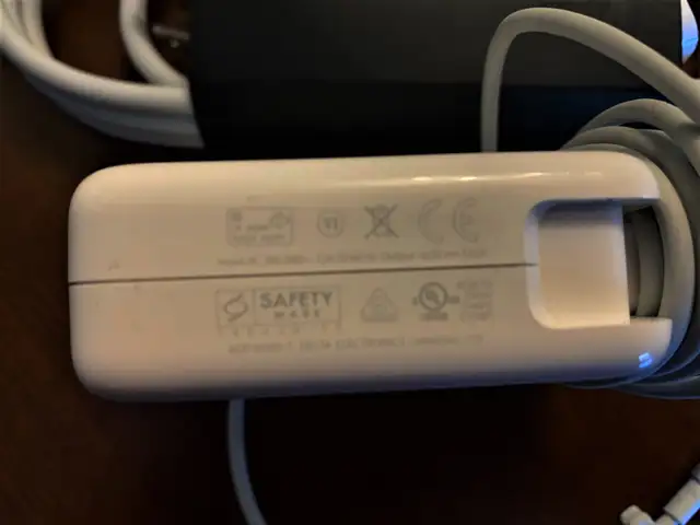 60W MagSafe  Power Adapter Model  А1344 in Laptop Accessories in Markham / York Region - Image 5