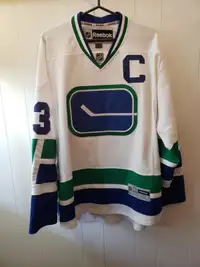 Looking for a 40th anniversary Vancouver Canucks jersey