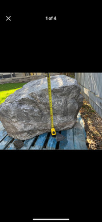 Bubbler Rock in great condition. Pump not included