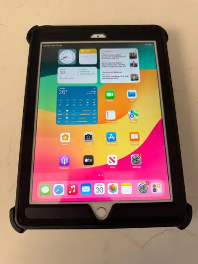 iPad is in great condition, always in a case. Comes with OtterBox Defender case. Plenty of storage a...