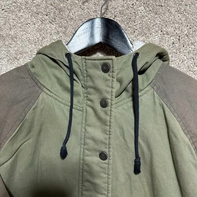 RVCA Men's Hooded Parka Coat with Sherpa Lining in Men's in Calgary - Image 4