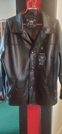 Beautiful men's brand new leather coat