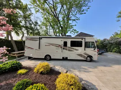 Are you looking for a motorhome you can LIVE in? Built solid, easy to drive, freedom on wheels! Exce...