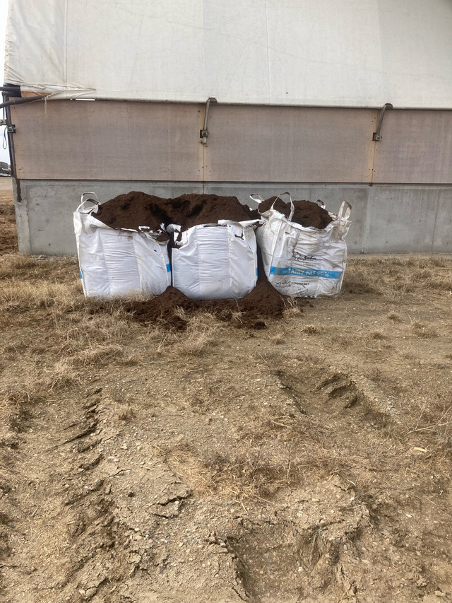Compost for sale phone number 13069215994 in Plants, Fertilizer & Soil in Nipawin